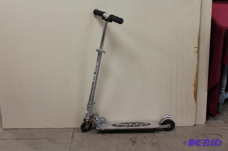lot 29 image: Quick Kick Scooter ...