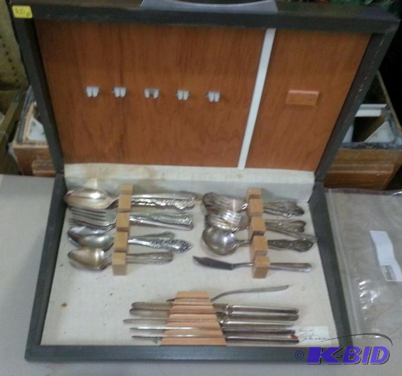 VINTAGE International Stainless Silverware in...