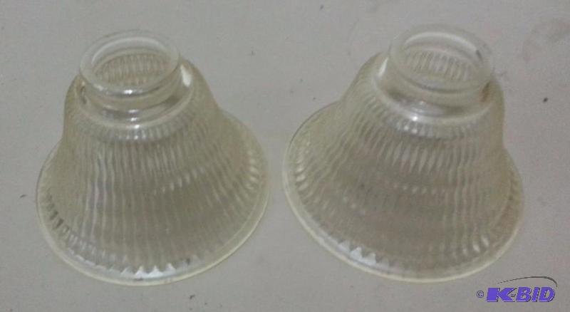 Light globes, total of 5. 2 different styles...