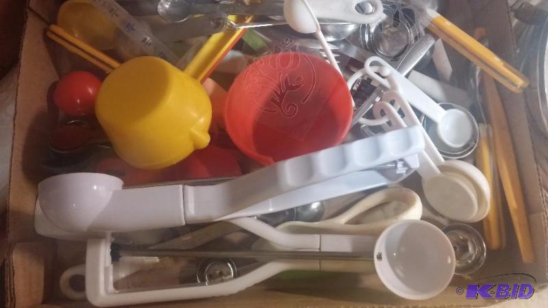 Large Lot of Kitchen Gadgets as shown...