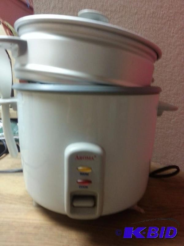 Almost NEW Aroma Rice cooker, works perfect....