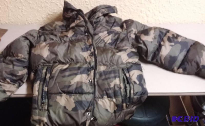 Old Navy Camo Goose Down Size Small Jacket wi...
