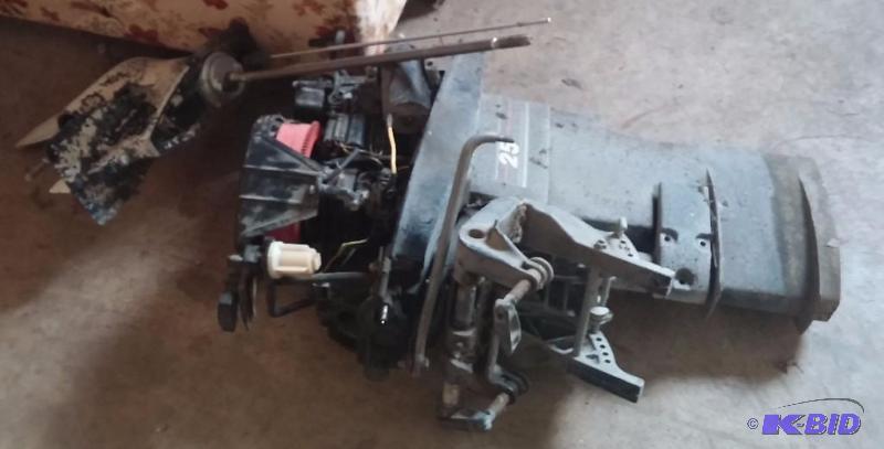 Mercury 25HP motor for parts only...