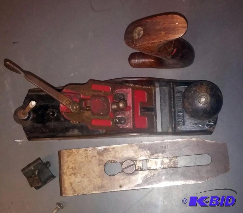 Vintage COMPLETE wood planer. Handle is in ex...