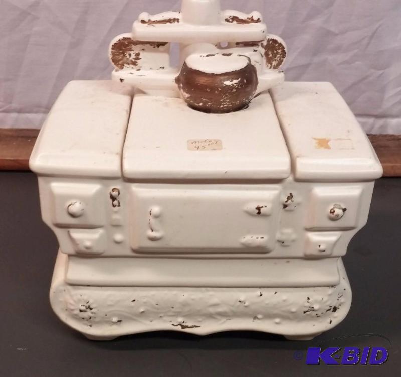 Vintage McCoy Cookie Jar With Lid Perfect Sha...