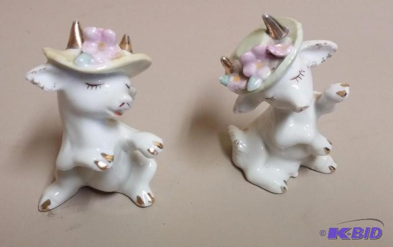 Occupied Japan Pair of Cows wearing hats 3&qu...