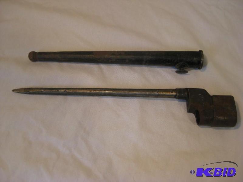Vintage English Bayonet with Scabbard...