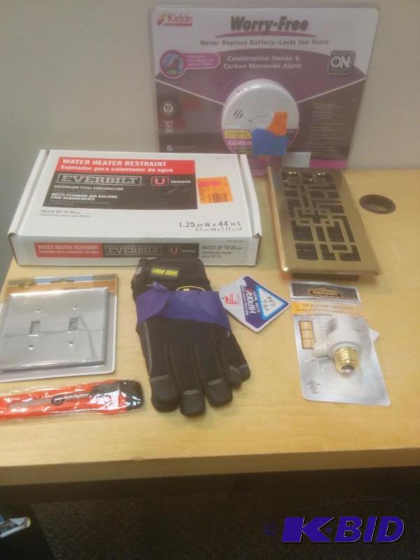 7 Item Lot CO2 Alarm, Auto Light Switch and More.