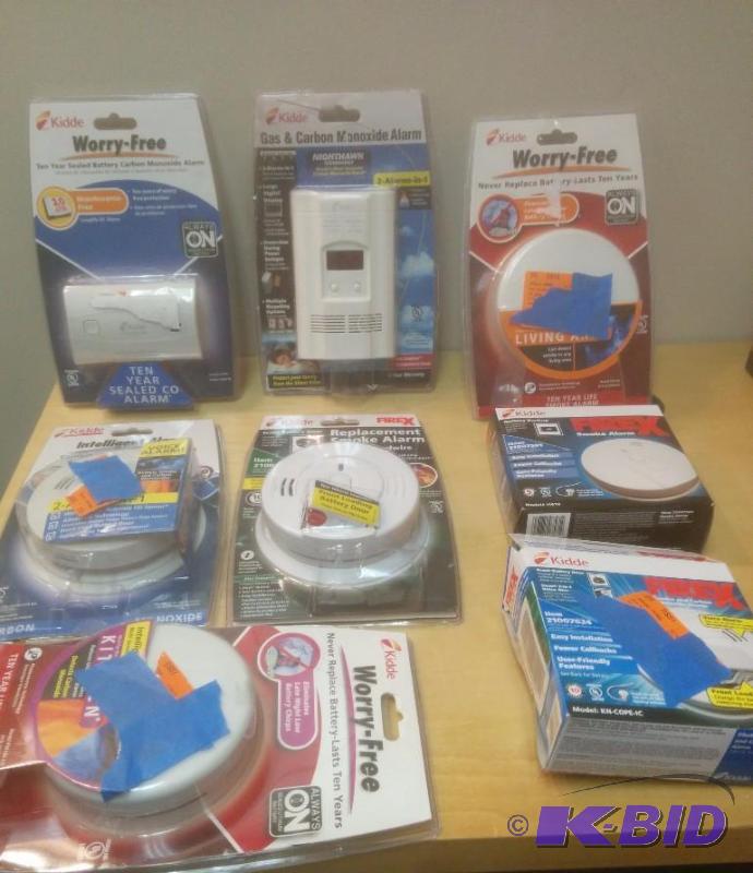 8 Item Lot Smoke Alarms, Carbon Dioxide and CO2 Detectors.
