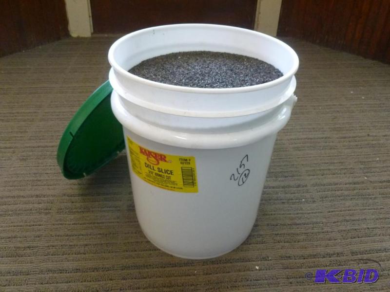 lot 103 image: Large bucket of bird thistle seed, weighs abo...