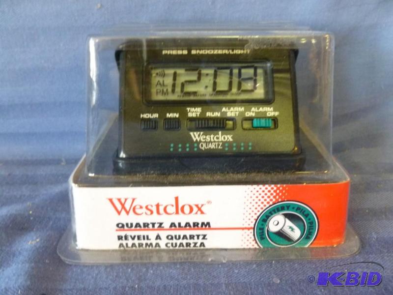 lot 132 image: Westclox&nbspbattery operated quartz alarm c...