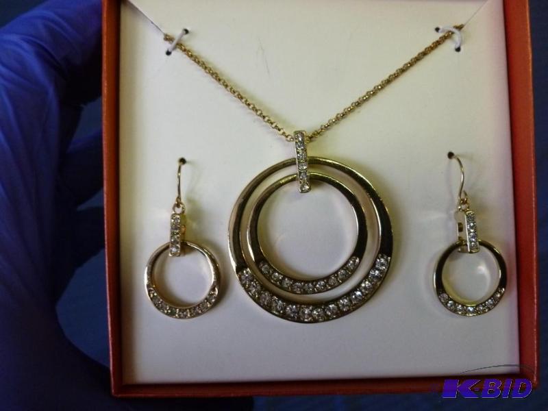 lot 145 image: Beautiful necklace and earring set, new in th...