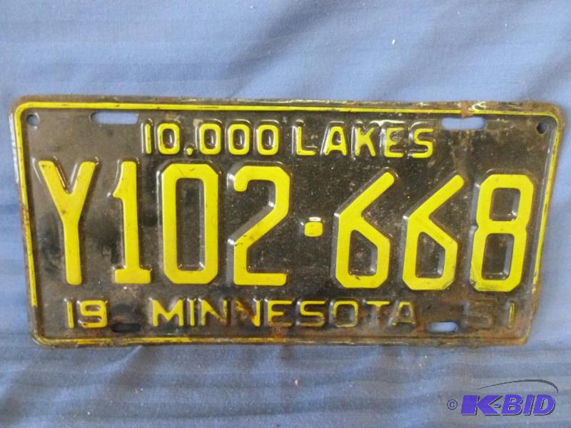 lot 150 image: Vintage 1951 Minnesota embossed metal license...