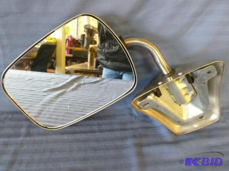 lot 157 image: Pickup truck side mirror assembly. ...