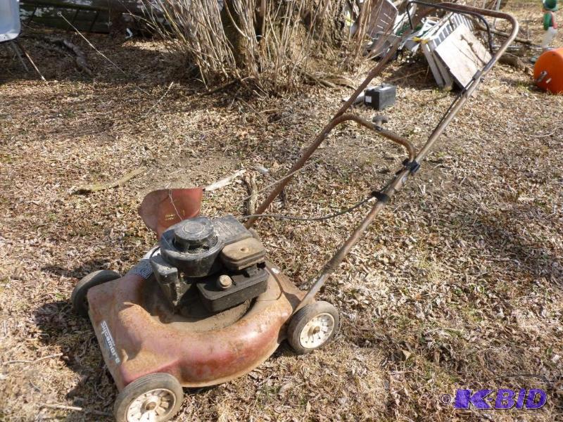 lot 16 image: Sycamore 20" push mower, comes with a Br...