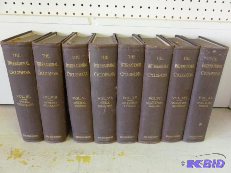 lot 171 image: Lot of eight antique books - The Internationa...
