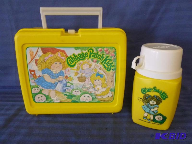 lot 39 image: Collectible 1983 Cabbage Patch Kids plastic l...