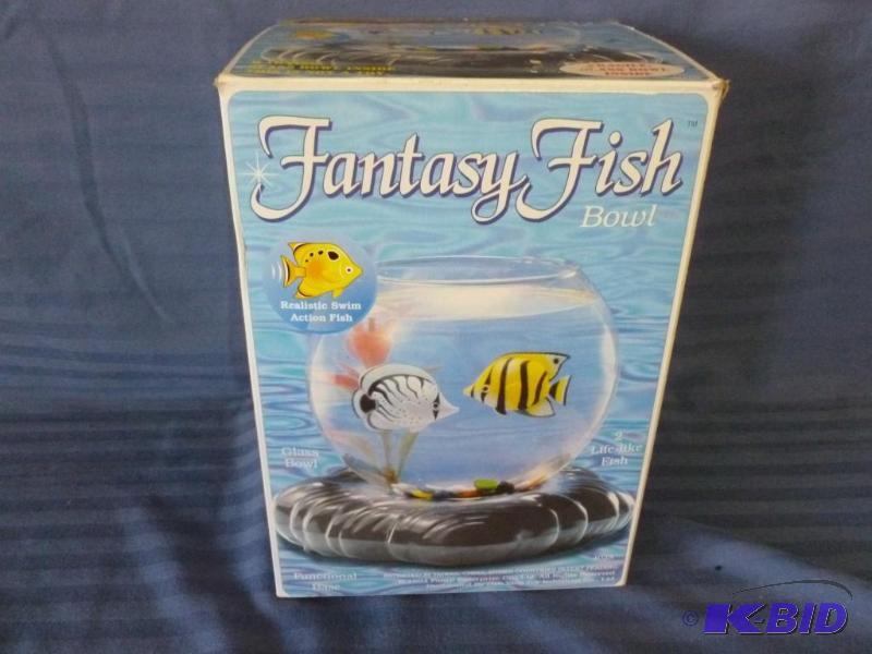 lot 41 image: Fantasy Fish Bowl, looks like new in the box....