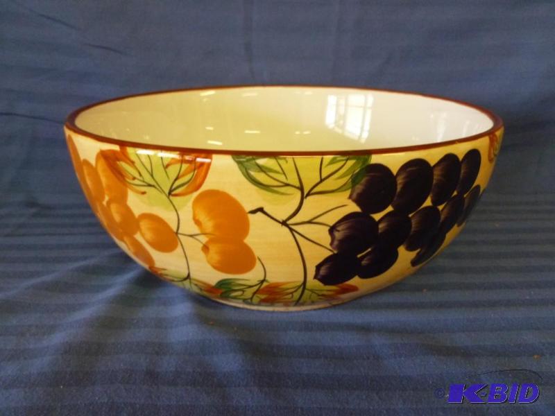 lot 73 image: Nice grape themed fruit bowl that measures 9 ...