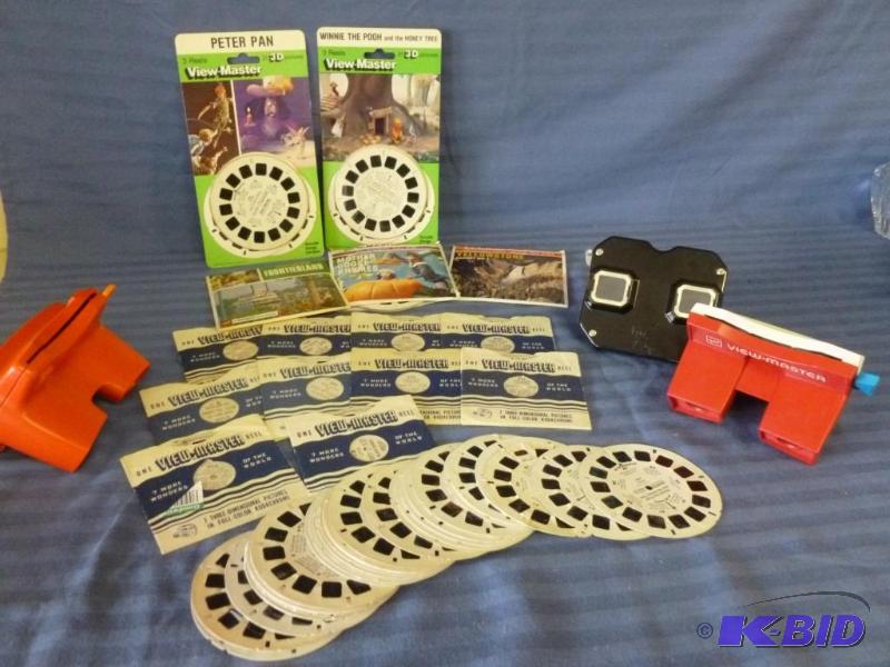 lot 80 image: Lot of three vintage View Master toys and sev...