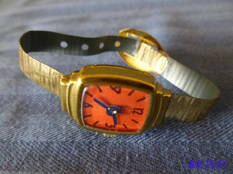lot 82 image: Resco ladies watch, made in Western Germany.&...