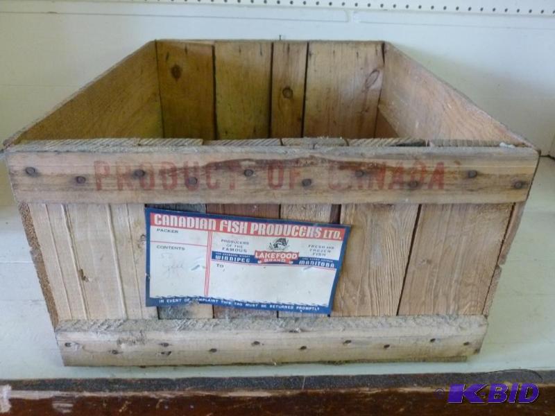 lot 88 image: Vintage Canadian Fish Producers wooden crate ...