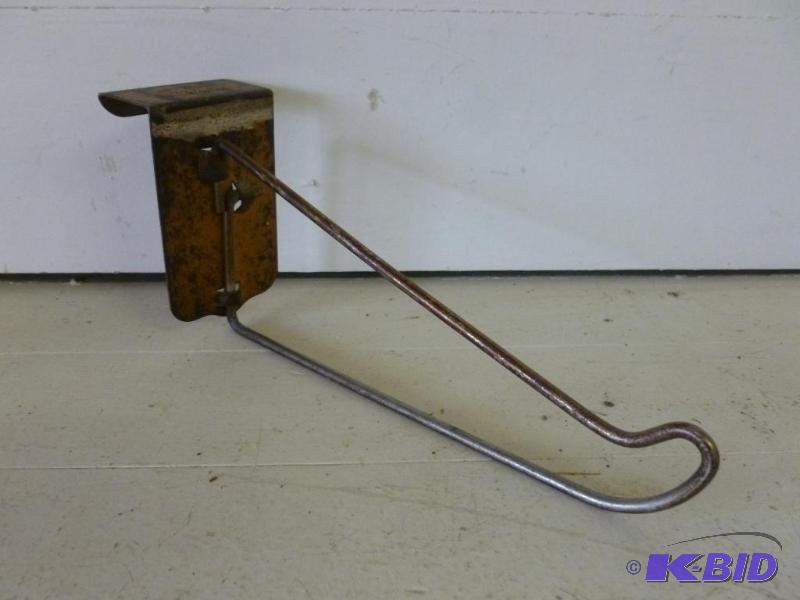 lot 89 image: Vintage Knape & Vogt Co. Grand Rapids, me...