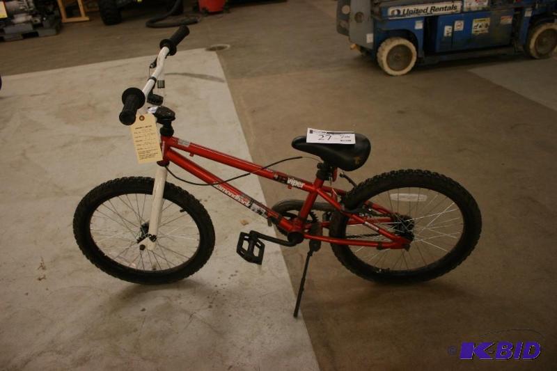 lot 27 image: DiamondBack Jr. Viper Bike 16 Tire 12 Frame.