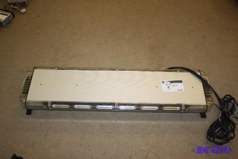 lot 5 image: Whelen Light Bar LED Model SL8RRBB wCords 48 x 12.