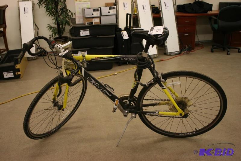 lot 53 image: GMC Denali 700C Road Bike Geared 25 Tire 23 Frame.
