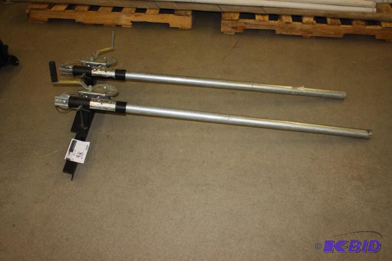 lot 58 image: Winch System Mounted On Pole wCrank Wheel 63.