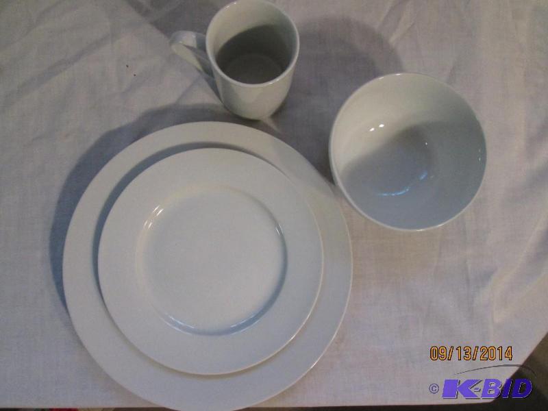 lot 1 image: Tables Tops Everyday Gallery Soleil 16 pc D...