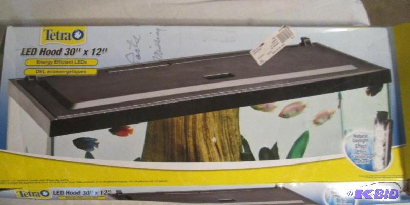 lot 152 image: Tetra Aquarium Hood 30&quotx 12" - No L...
