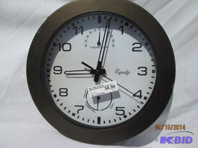 lot 37 image: Big Ben Weather Resistant Clock - Has Thermom...