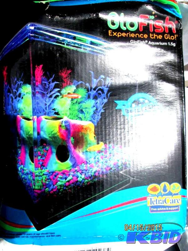 lot 60 image: Tetra Care Aquarium - Missing a Few Pieces - ...