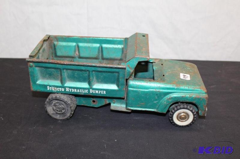 Vintage Dump Truck&nbsp...