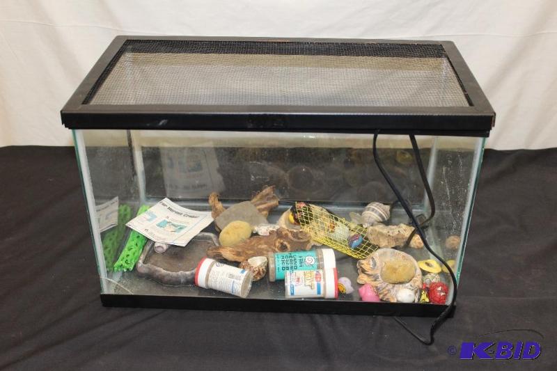 10 Gallon Hermit Crab  Reptile Tank  Has a h...