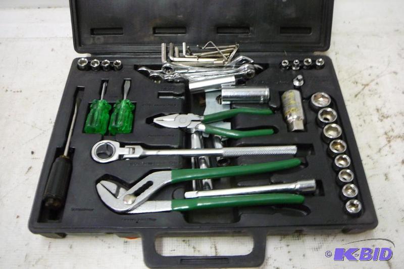 lot 104 image: Tool Kit...