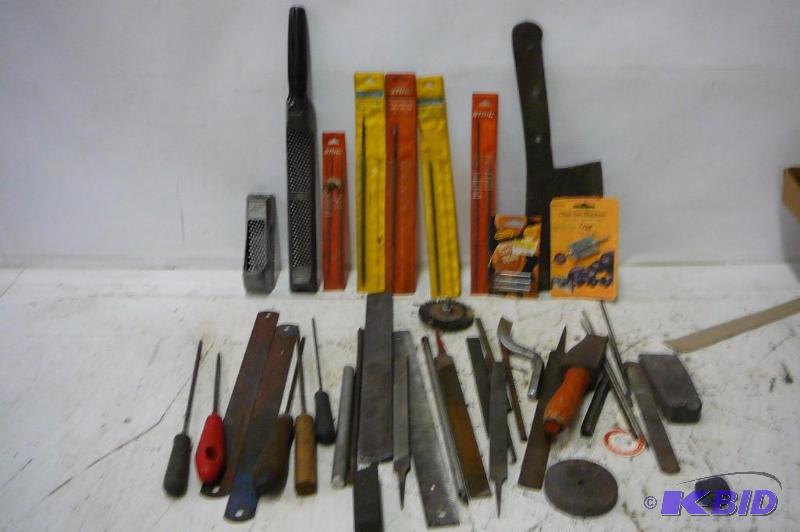 lot 106 image: Files Flat Round Grinder Wheel Power Saw Blad...