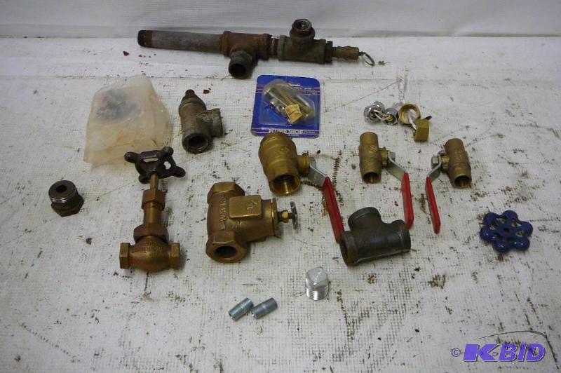 lot 112 image: Pluming Brass Valves and misc...