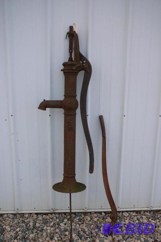 lot 15 image: Vintage will hand pump with extra handle...