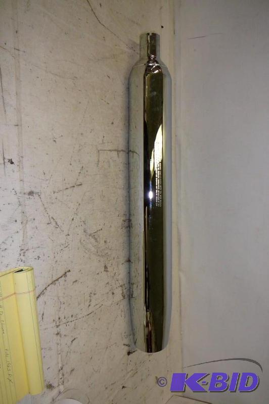 lot 151 image: H.D. exhaust Muffler 07 FLH Reg...