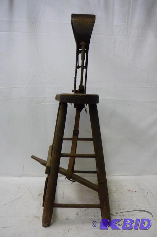 lot 27 image: Vintage work stool and vice for fixing horse ...