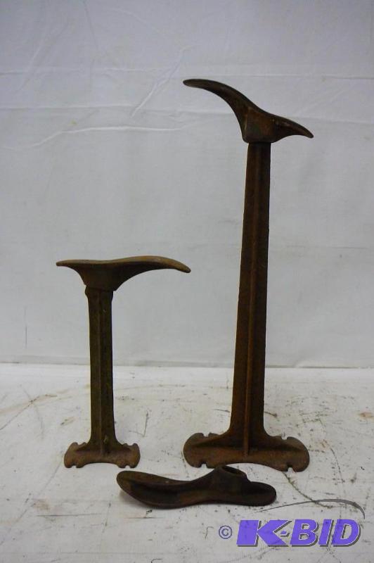 lot 33 image: Vintage Cobbler Equipment...