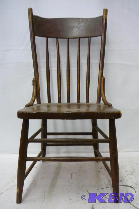 lot 7 image: Vintage Chair...