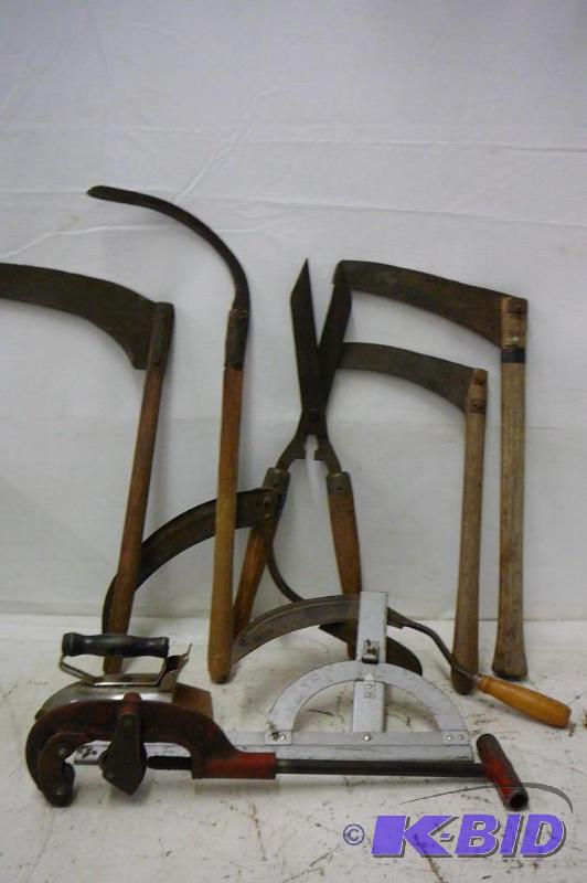 lot 78 image: 3" Pipe cutter Hand Scys Iron Hedge Trim...