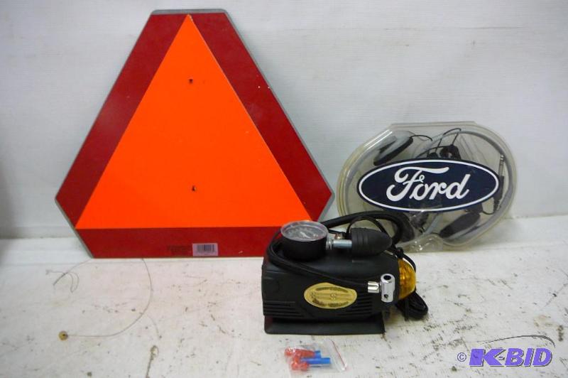 lot 79 image: Ford Head Phones 12V Air Compresser New in Bo...