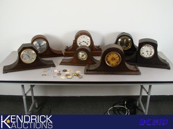 lot 14 image: 7 Vintage Mantle Clocks and Clock Accessories