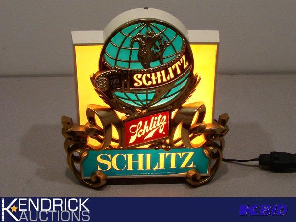 lot 2 image: Vintage Schlitz Beer Lighted Sign