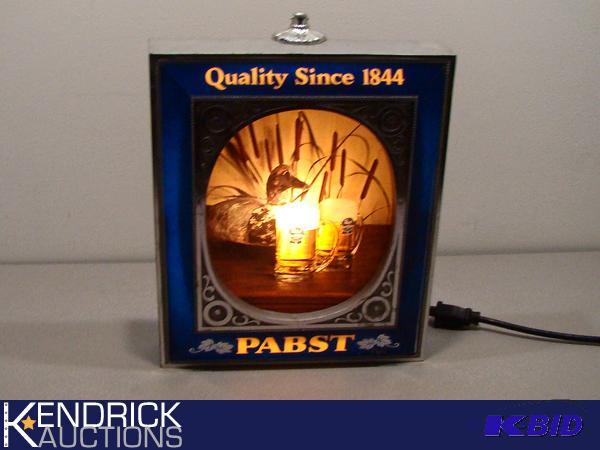 lot 3 image: Vintage Pabst Beer Lighted Sign